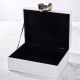 SZKATUŁKA NA BIŻUTERIĘ SZKLANA BIAŁA CZARNA ZŁOTA UCHWYT Z AGATU PUDEŁKO