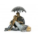 FIGURKA ZAKOCHANA PARA POD Z PARASOLEM GRAFITOWA ZŁOTA 19cm ROMANTYCZNA